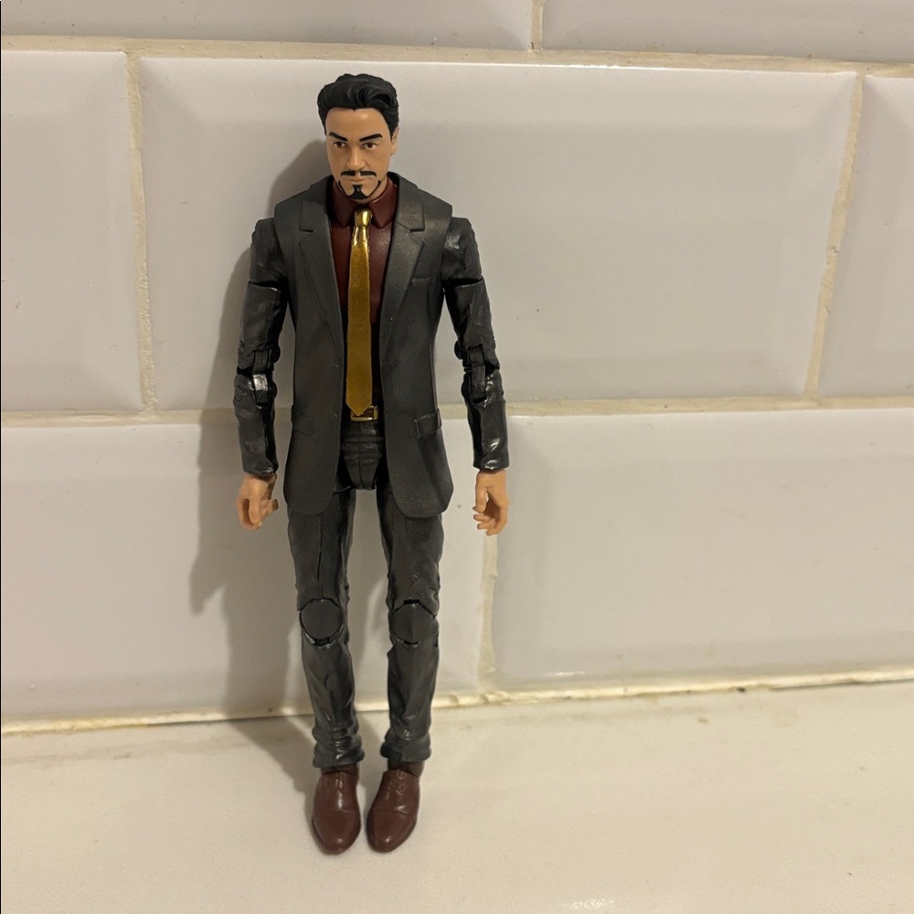 Tony Stark is a Marvel Legends Size 0S